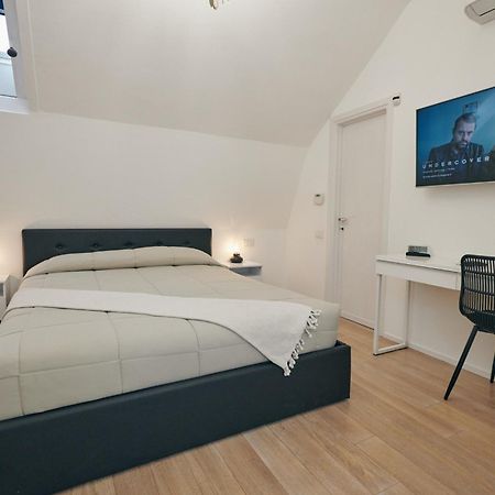 Sant'Andrea Penthouse By Montenapoleone Living Milaan Buitenkant foto